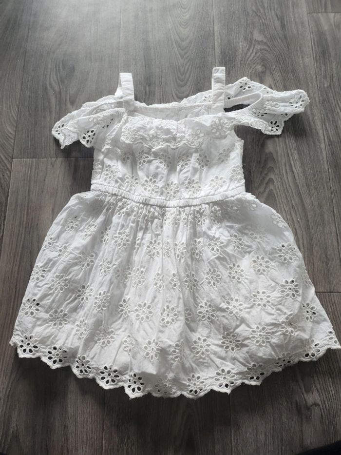 Robe dentelle - photo numéro 2