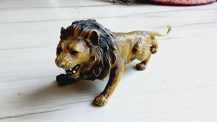 Jeu jouet figurine animal lion 9,5 cm de haut Neuf