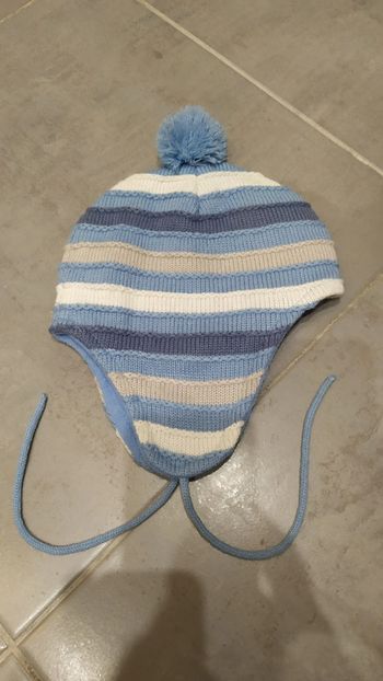 Bonnet à rayures bleu en 2 ans
