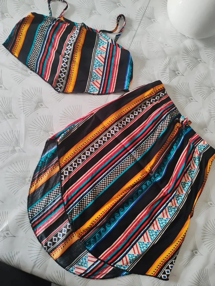 Ensemble jupe et petit haut 6 ans