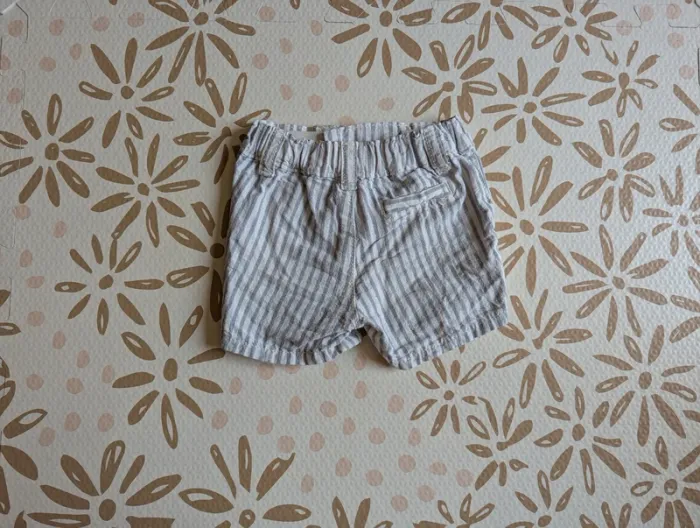 Lot shorts et pantalons 3 mois TBE - photo numéro 3