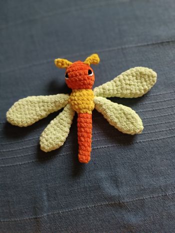 Libellule amigurumi