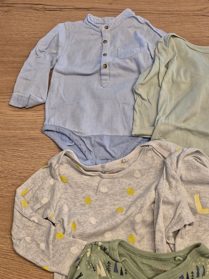 Lot de 5 bodies 6-12 mois - photo numéro 5