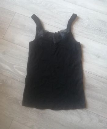 🌸Top peplum noir à dentelle Taille 36 🌸