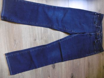 levi's jeans modèle demi curve   T 30 soit 40 