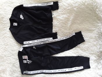 ENSEMBLE VESTE ET PANTALON NIKE 14 ANS 