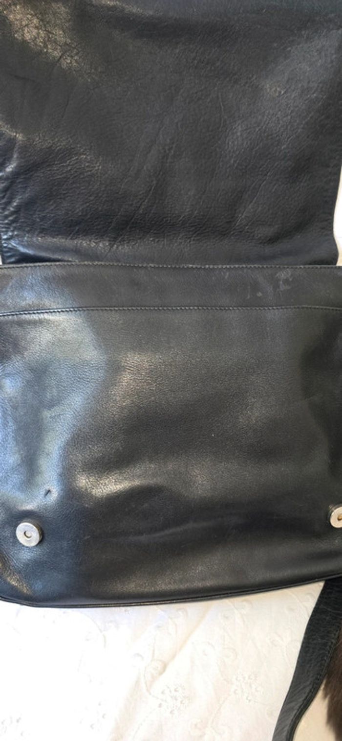 Sac besace en cuir vintage (besoins d un Soins - photo numéro 11