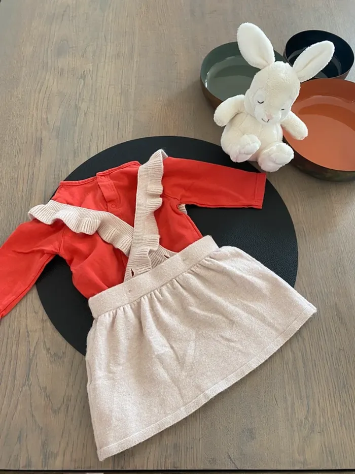 Ensemble 3 mois Obaibi et Kiabi rouge et écru - photo numéro 2