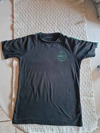 T shirt noir et vert