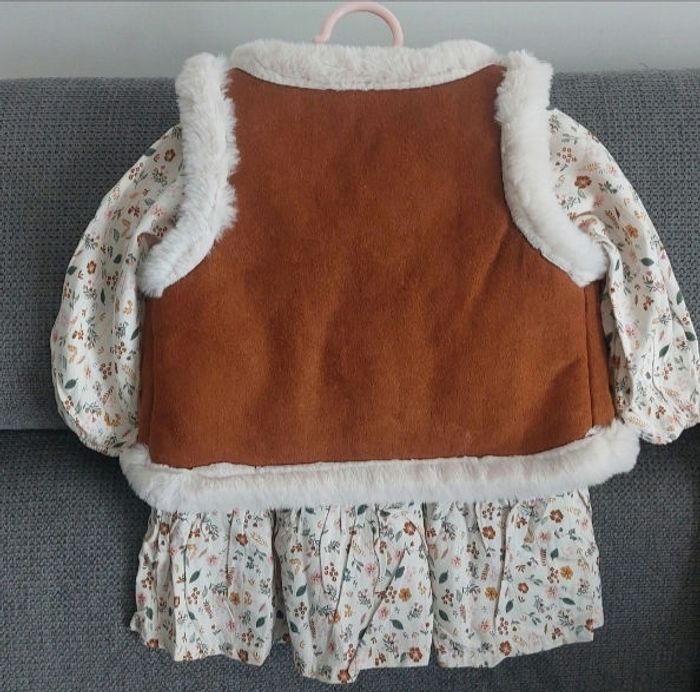 Petite robe Fleurie Autonme/ hiver En 3 mois - photo numéro 2