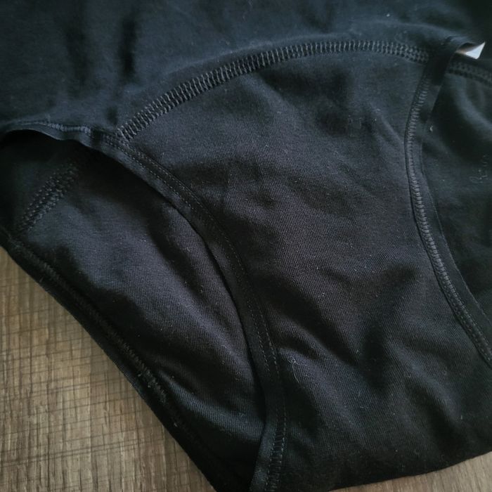 Lot de 3 culottes menstruelles taille XS neuves  bien entendu - photo numéro 7