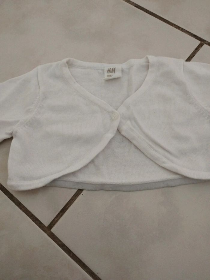 Boléro neuf 6-9 mois - photo numéro 3