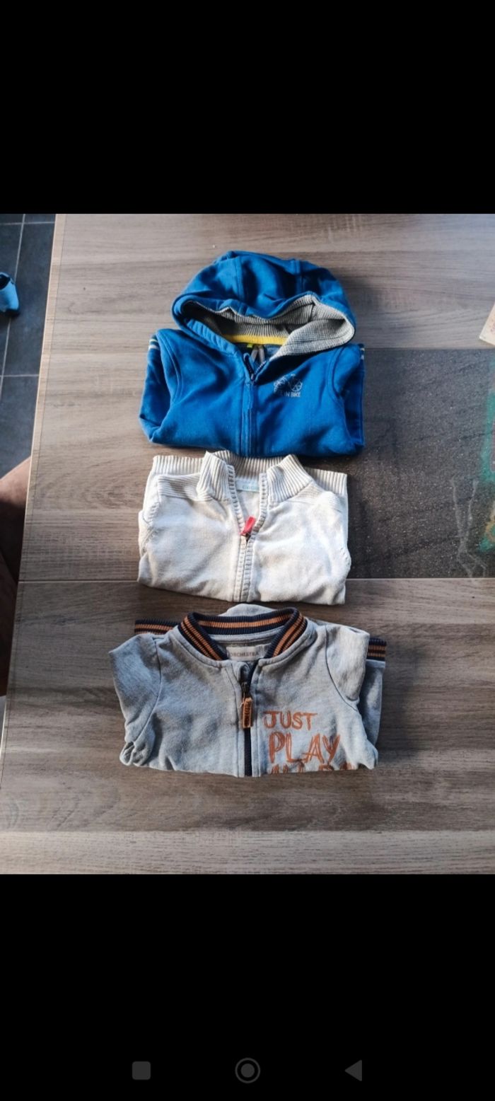 Lot 3 gilets 18 mois