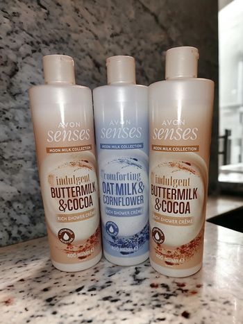 3 crèmes de douche Avon