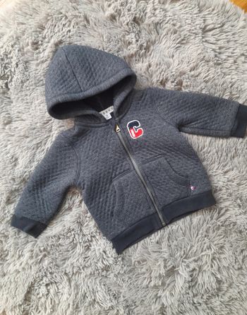 Veste zippe garçon taille 9 mois