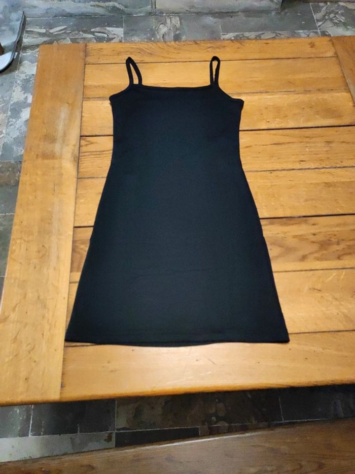 Robe noire 10 ans - photo numéro 2