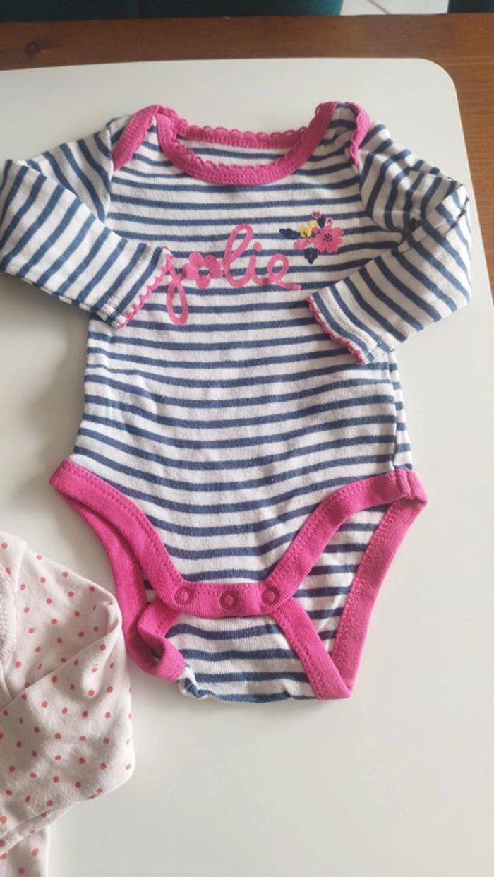 Bodies 3 mois - photo numéro 4