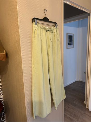 Pantalon à jambes larges contenant du lin