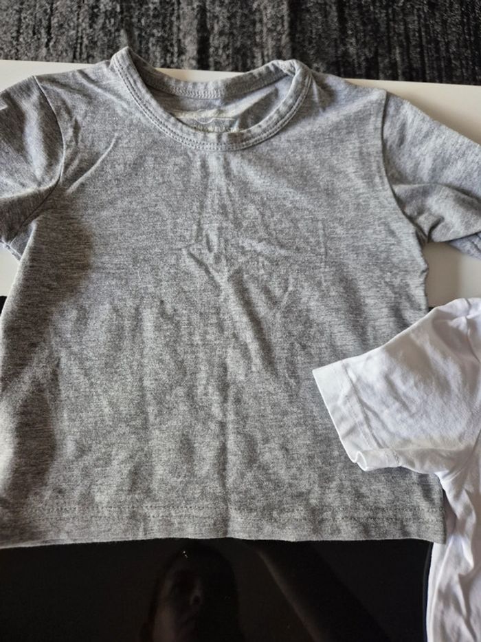 Lot 2 t shirt demis manche - photo numéro 3