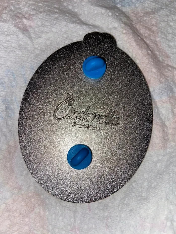 Pin’s EL cendrillon - photo numéro 2
