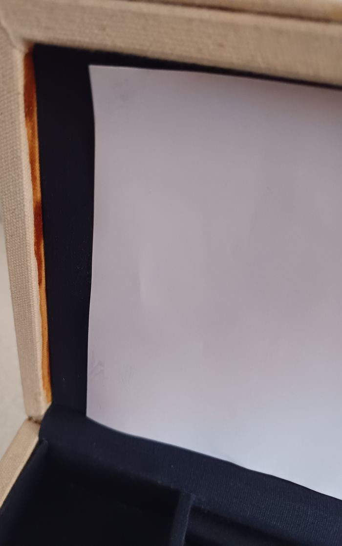 Grande boite à bijoux avec un Grand Miroir et 2 compartiments à tiroirs et 1 compartiment principal. - photo numéro 5