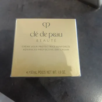 Crème jour protectrice renforcée