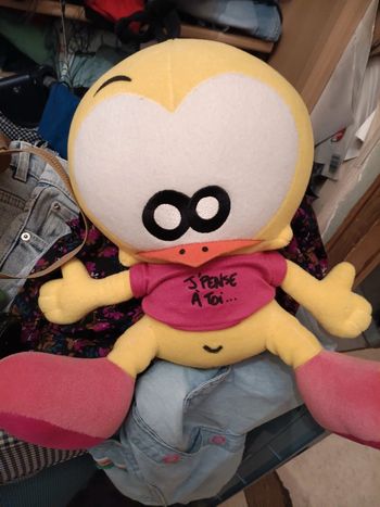 Peluche le piaf 35 cm env une petite tache à l'œil