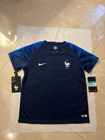 Maillot de foot Nike équipe de France taille 7/8 ans authentique neuf