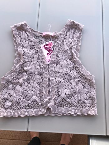 Gilet sans manches en dentelle