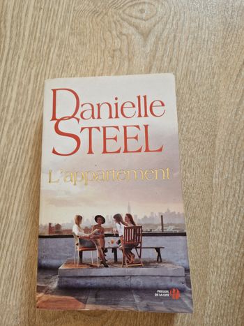 Livre Danielle Steel "L'appartement "