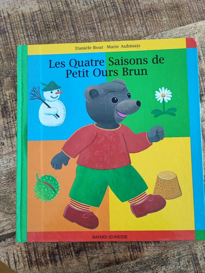 Livre grand format petit ours brun les quatres saisons