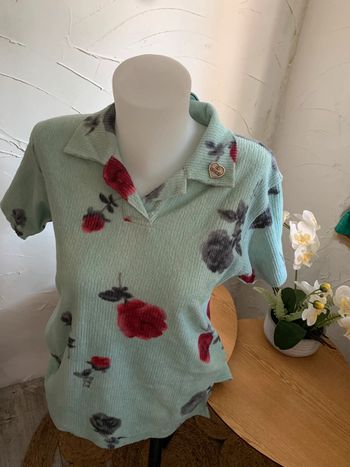 Tee-shirts polo In sport taille 42 original avec sa petite broche
