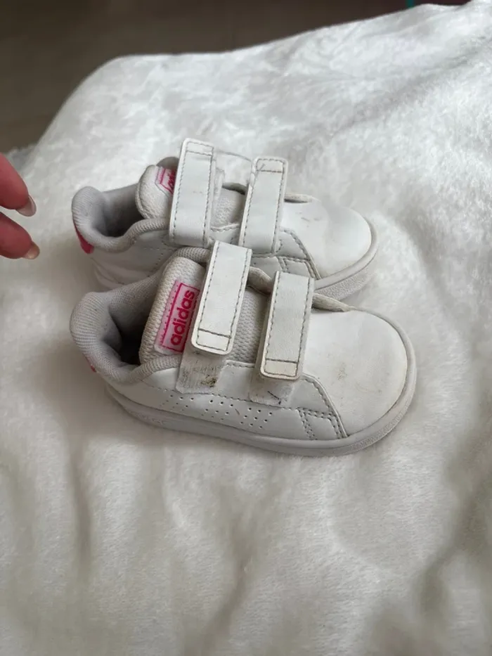 Adidas bébé fille taille 20 - photo numéro 2