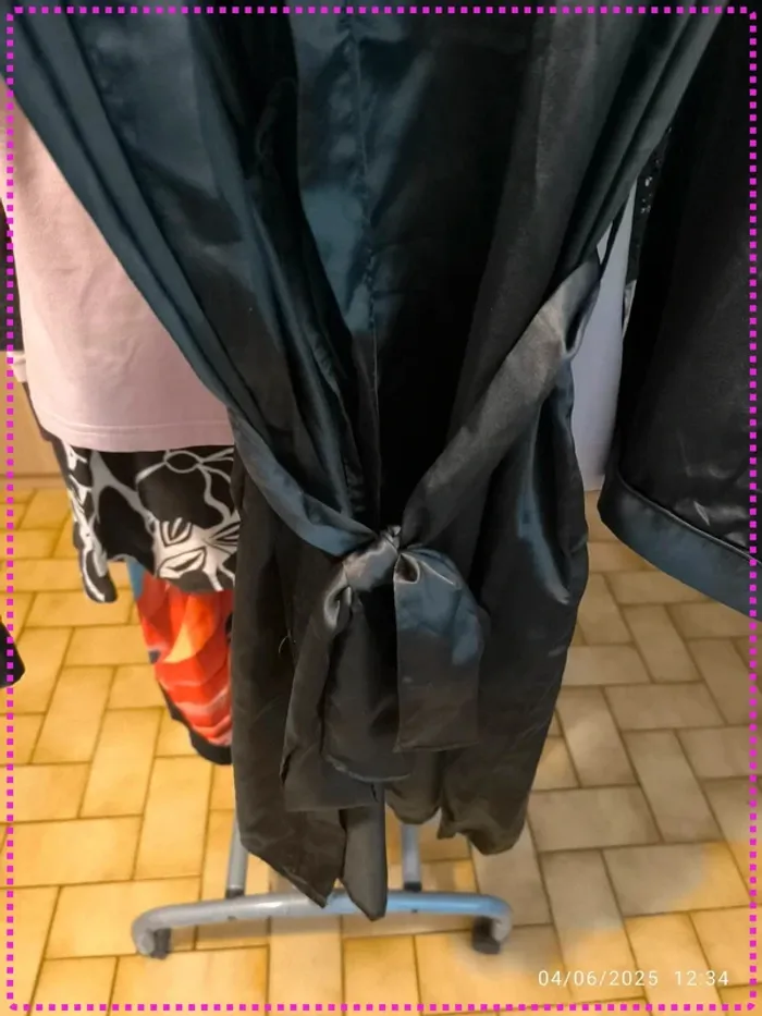 Robe de chambre noire (L) - photo numéro 2