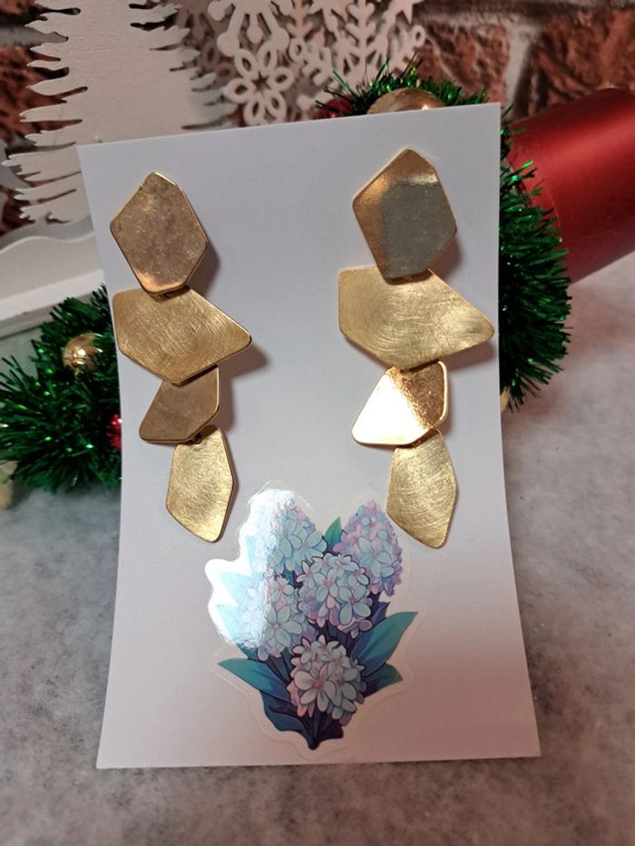 Boucles d'oreilles pendante doré - photo numéro 5