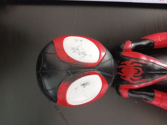 Figurine Spidey noir - photo numéro 2