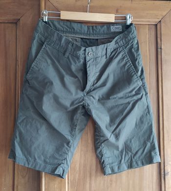 Short Teddy Smith taille 40.