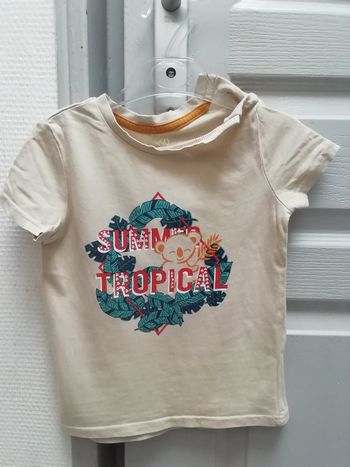 Vends t-shirt garçon été beige avec motif sur le devant
