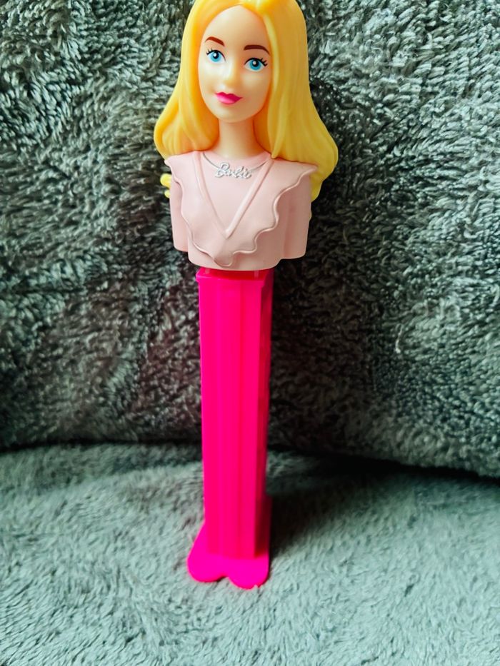 Distributeur bonbons pez barbie - photo numéro 4