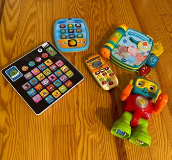 Lot jeux petits