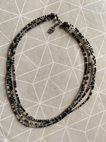 Collier de 4 rangs de petites perles