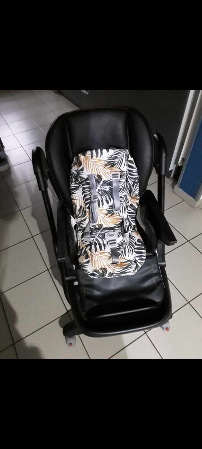 Vends chaise haute simili cuir noir - photo numéro 6