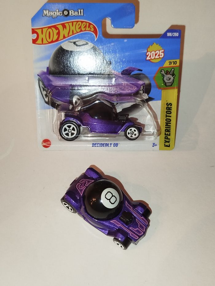 Hot Wheels Magic 8 Ball Decidedly Go 2025