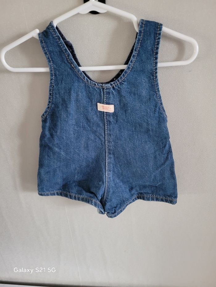 👖 Salopette short en jean KIABI - 3 mois (56-62 cm / 6kg) - photo numéro 3