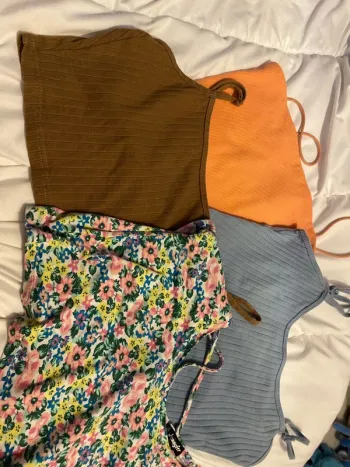 Lot de 4 tops courts