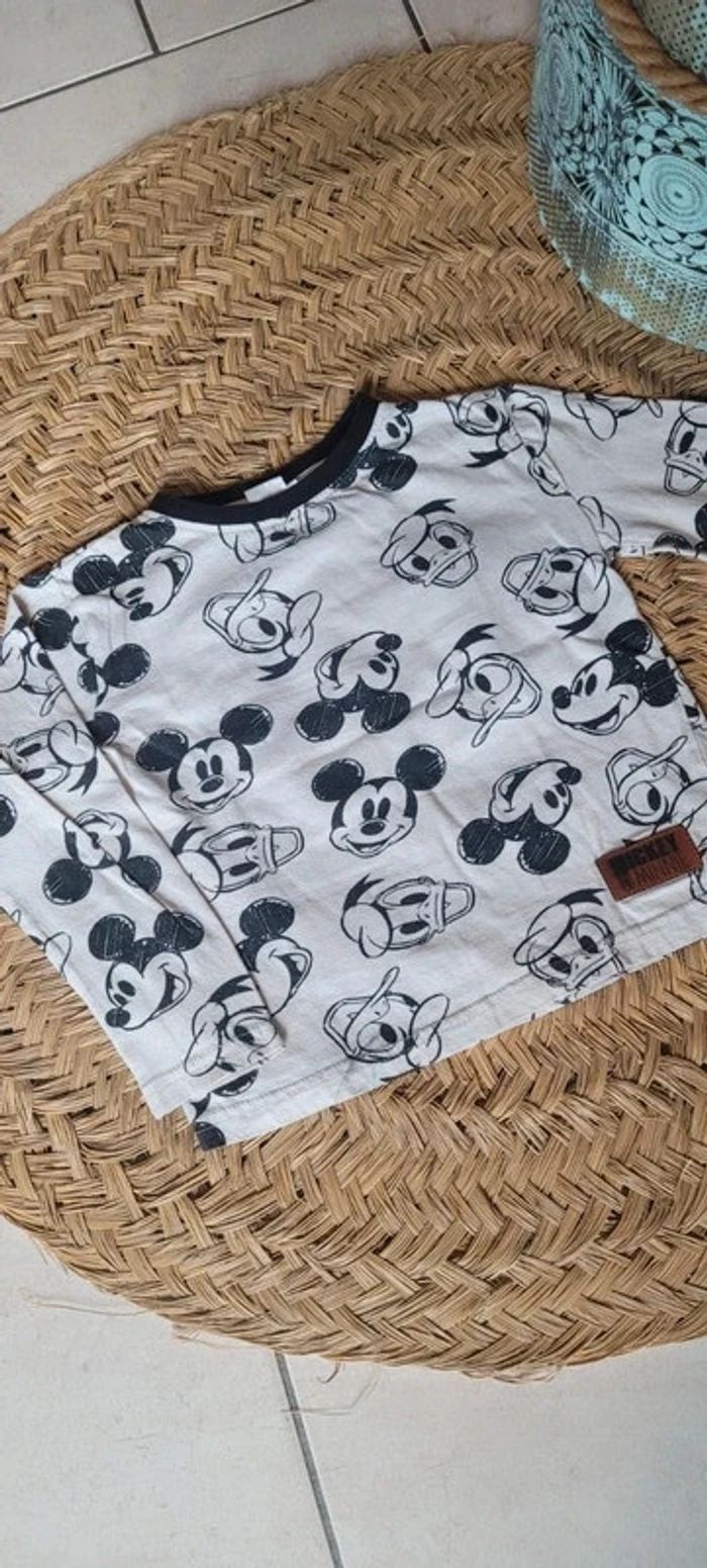 Joli t-shirt manches longues Taille 110/116 Mickey - photo numéro 3
