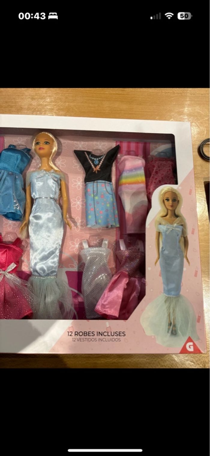 Poupée et accessoires