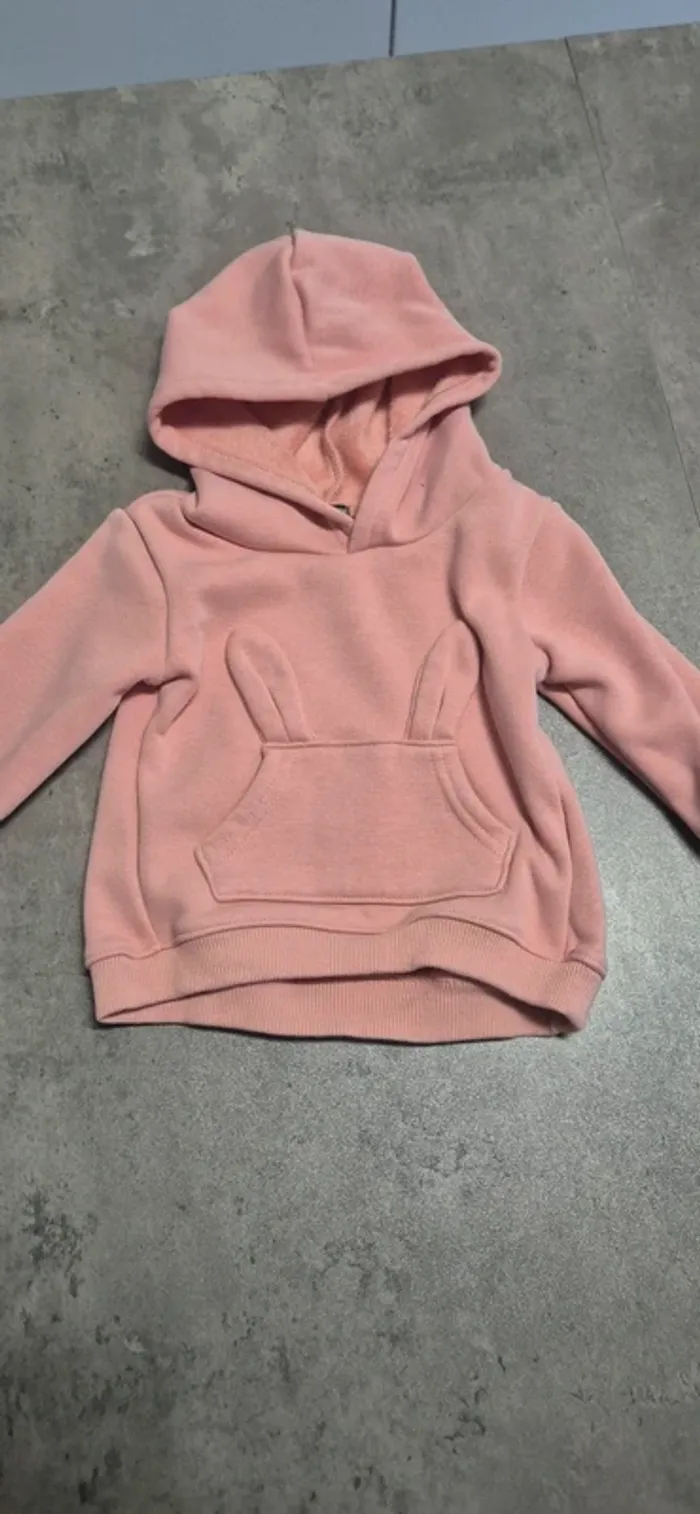 Pull à capuche fille avec poche lapin
