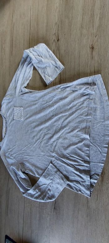 T shirt gris clair, manches longues, avec petite poche brodée, Zara, 13/14 ans