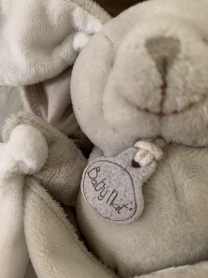 Doudou Lapin de Pâques Baby Nat’ dans oeuf avec mouchoir - photo numéro 2
